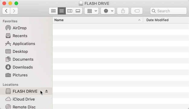 screenshot of a flash drive appearing in the Finder sidebar